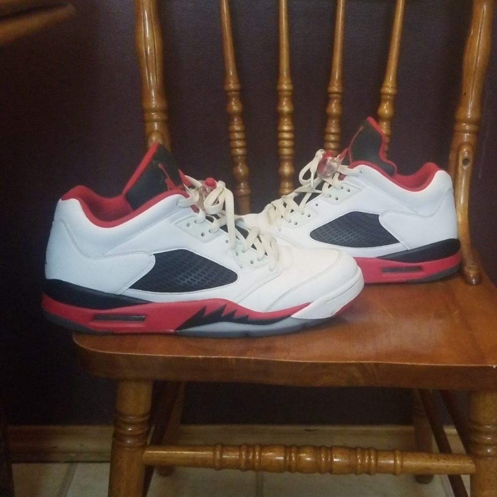 Jordan retro 5's